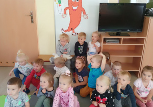 Dzieci z marchewką